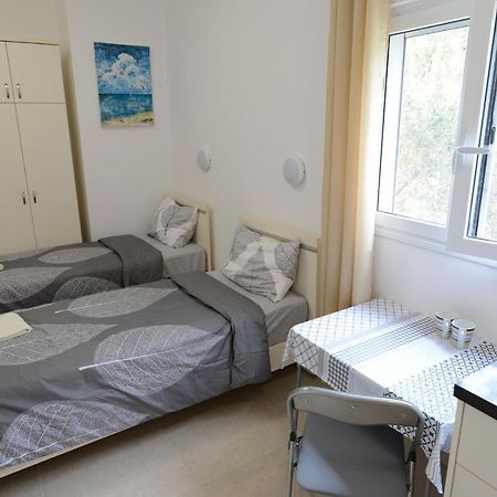 Olga Beach Apartment 28 ハイファ エクステリア 写真