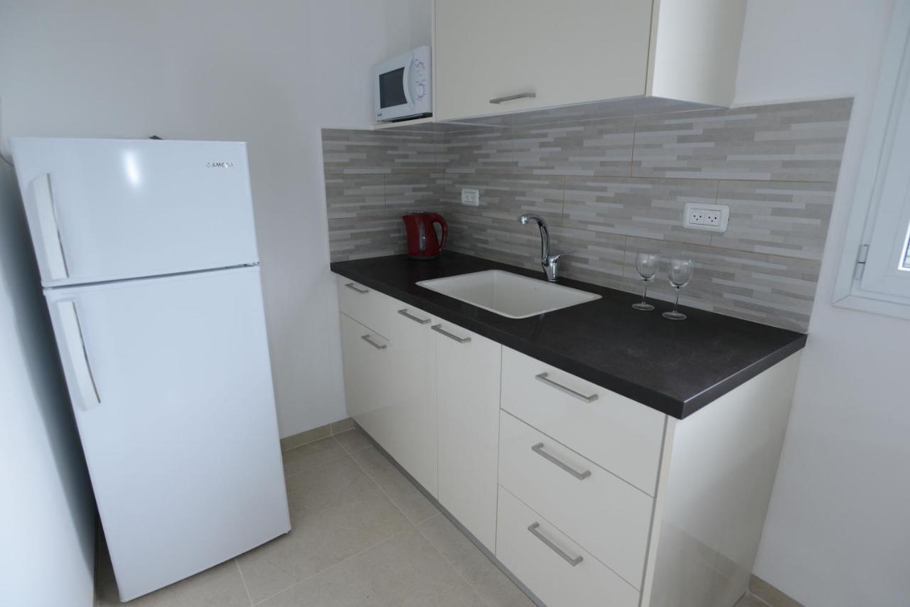 Olga Beach Apartment 28 ハイファ エクステリア 写真