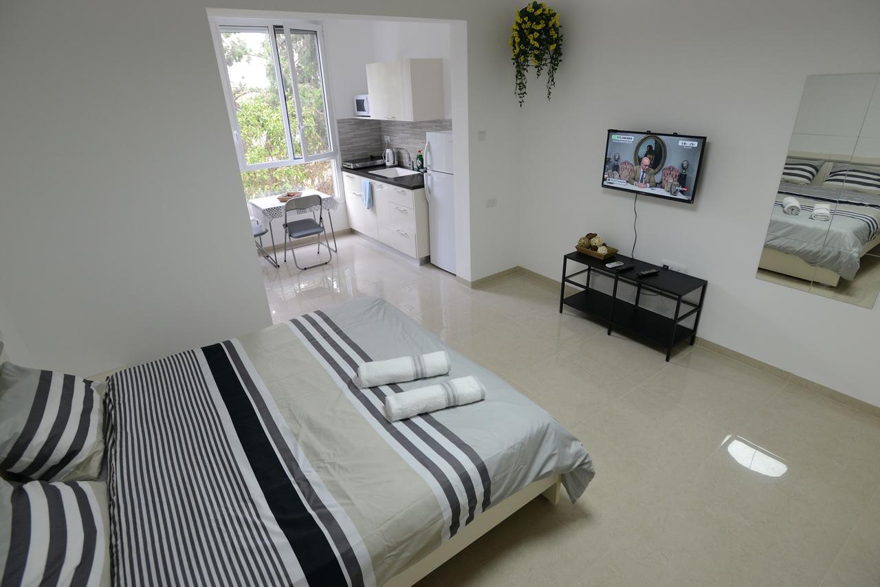Olga Beach Apartment 28 ハイファ エクステリア 写真