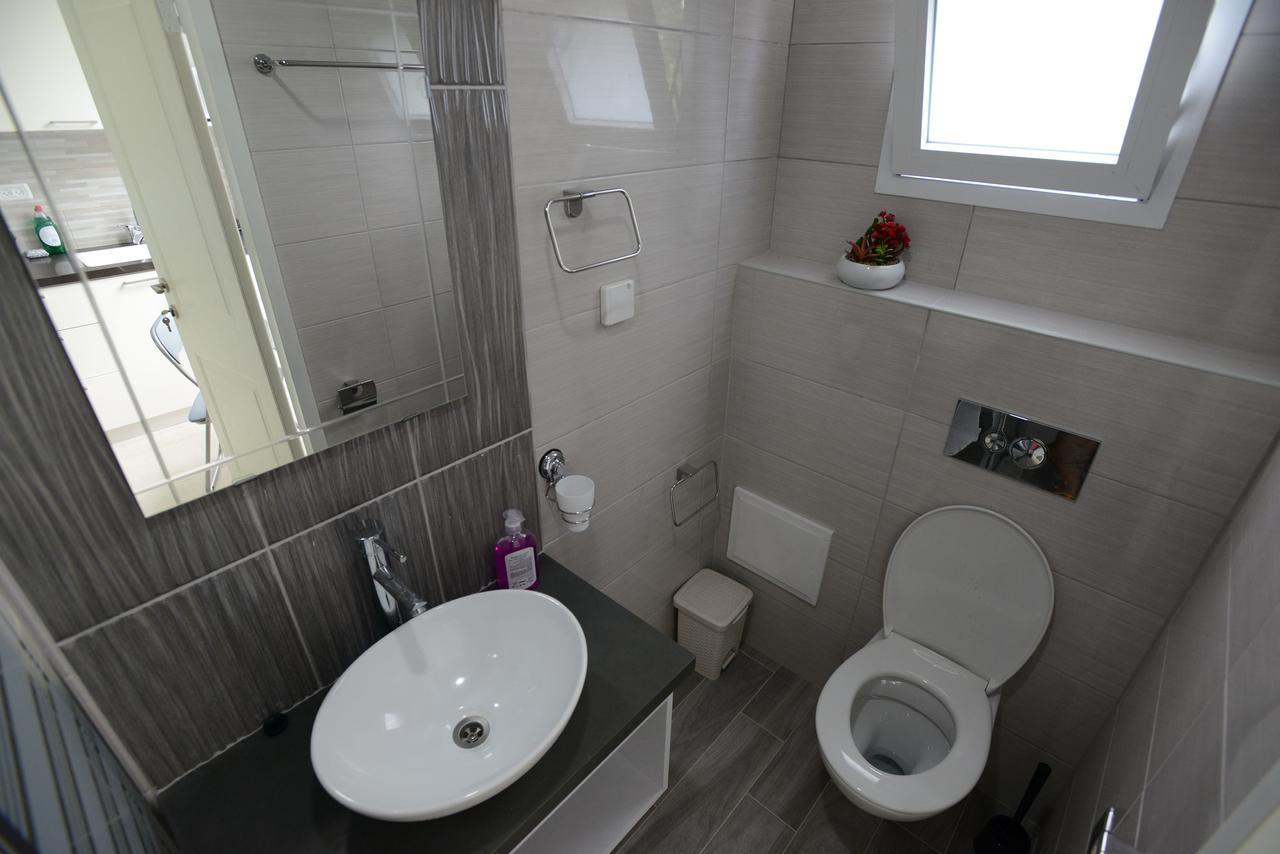 Olga Beach Apartment 28 ハイファ エクステリア 写真